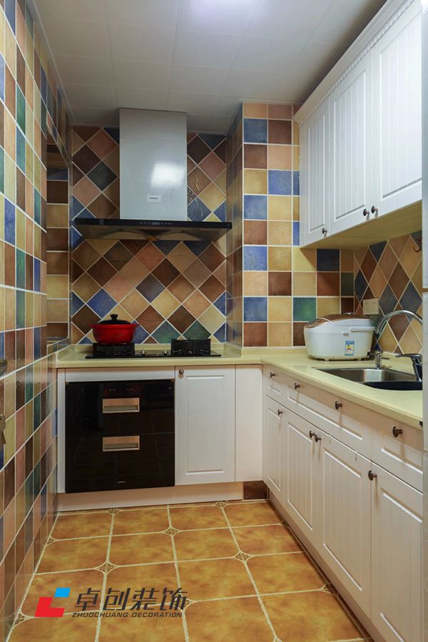 合肥卓創(chuàng)裝修公司告訴你貼墻面瓷磚倒角和修邊條有什么區(qū)別