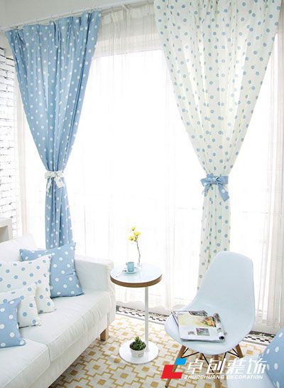 一個(gè)大大的沙發(fā) 一個(gè)簡(jiǎn)潔明快又素雅的客廳就形成了